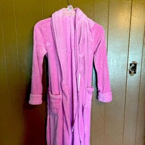 Pink woman’s robe size small